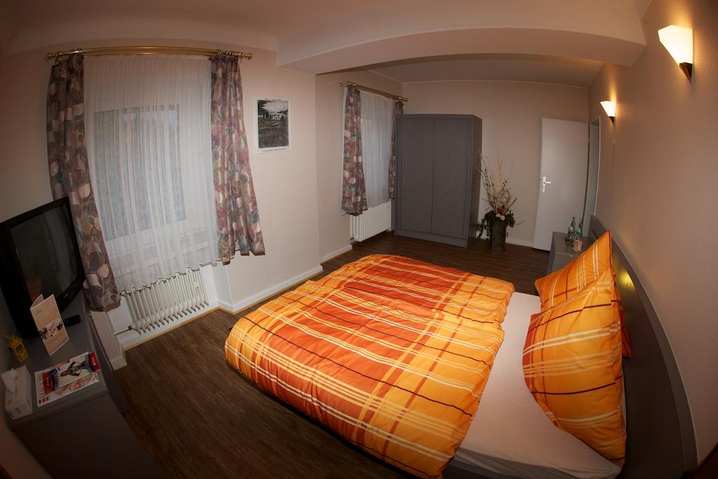 Auberge Du Chateau Stadtbredimus Δωμάτιο φωτογραφία